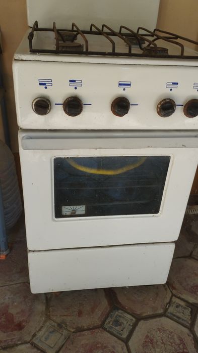 Продается 4х камфорочная газовая плита. Маде ин СССР
