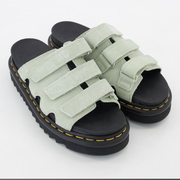 Чехли Dr. martens