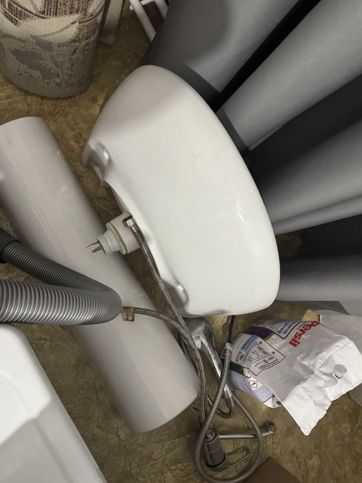 Продам раковину тюльпан б/у