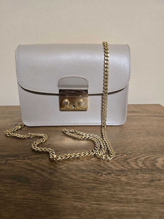 Италианска дамска чанта от естествена кожа