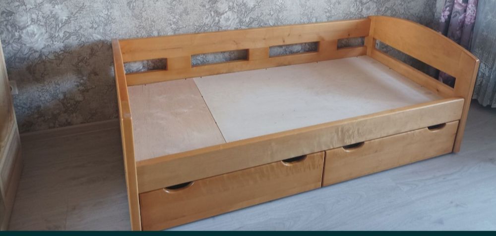 Кровать детская .