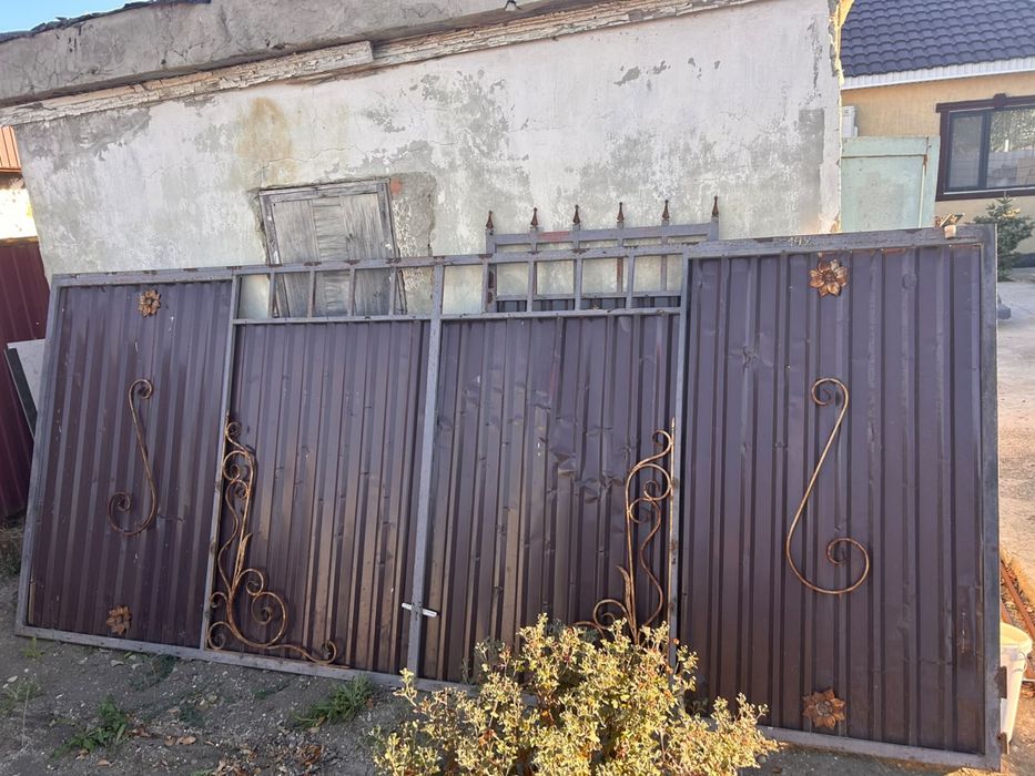 Продам откатные ворота с калиткой