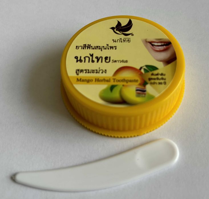 Избелваща паста за зъби с екстракт от манго от Тайланд