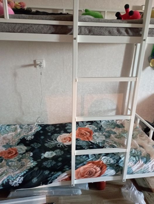 Продаю кровать двухъярусная