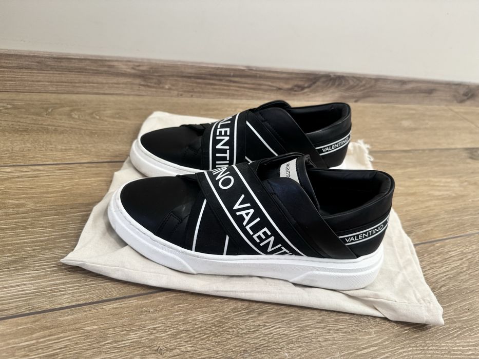 Кецове Valentino естествена кожа