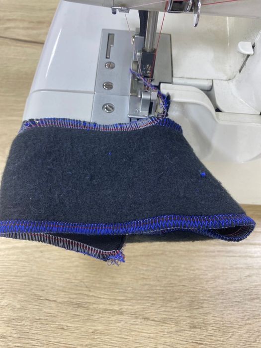 Продам трикотажный оверлок