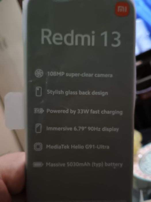 Чисто нов Redmi 13