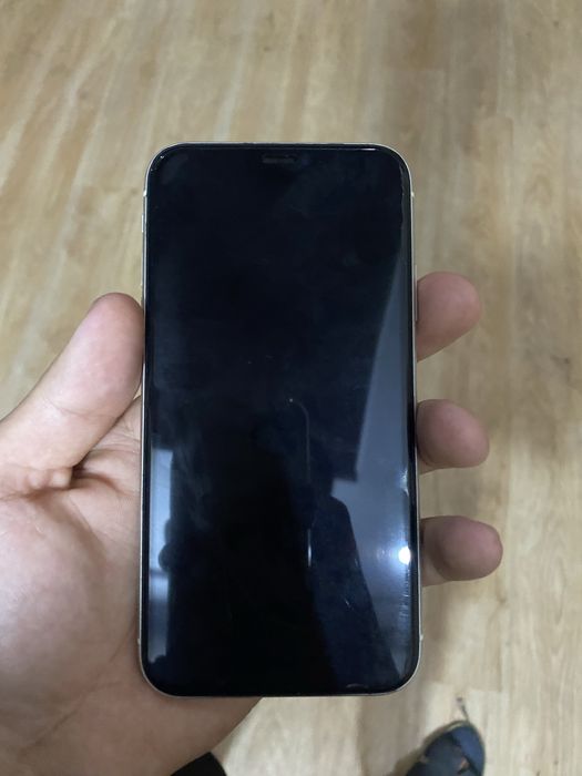 iphone 11 sotiladi