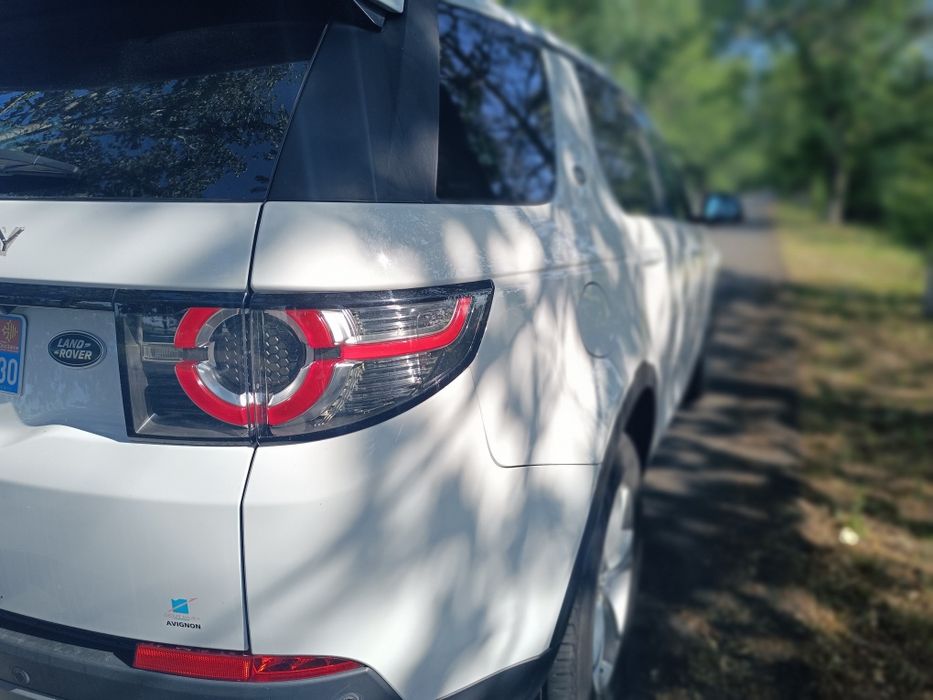 De vânzare Land Rover Discovery Sport TD4 AWD 2016, Xenon, Line assist, Diesel, 1999cc, 180 CP, 7 locuri, Manuală, Alb, 132.338 km