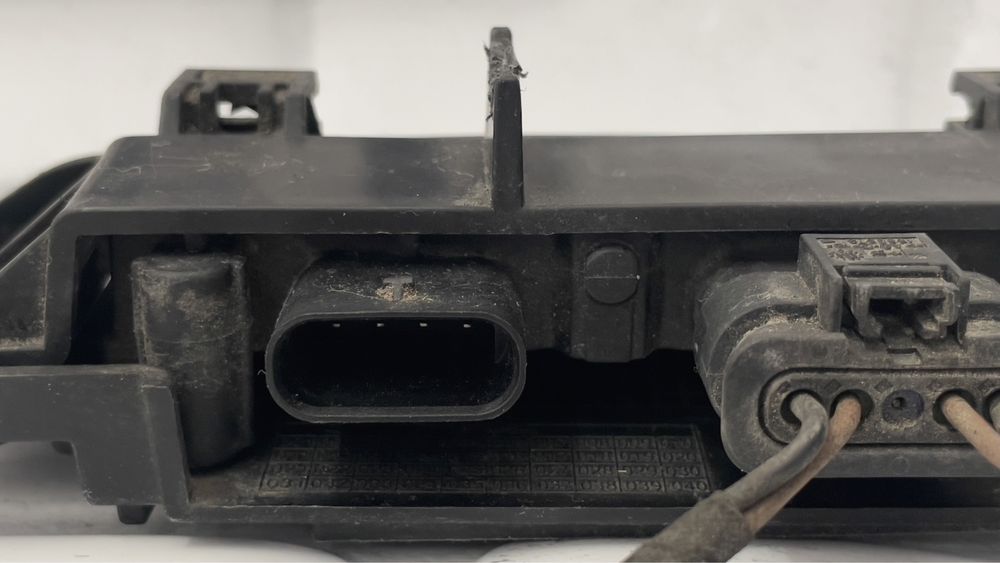 Сензор за багажник AUDI 3AA962243