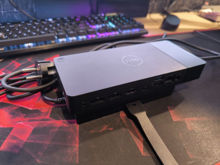Vând Docking Station Dell
