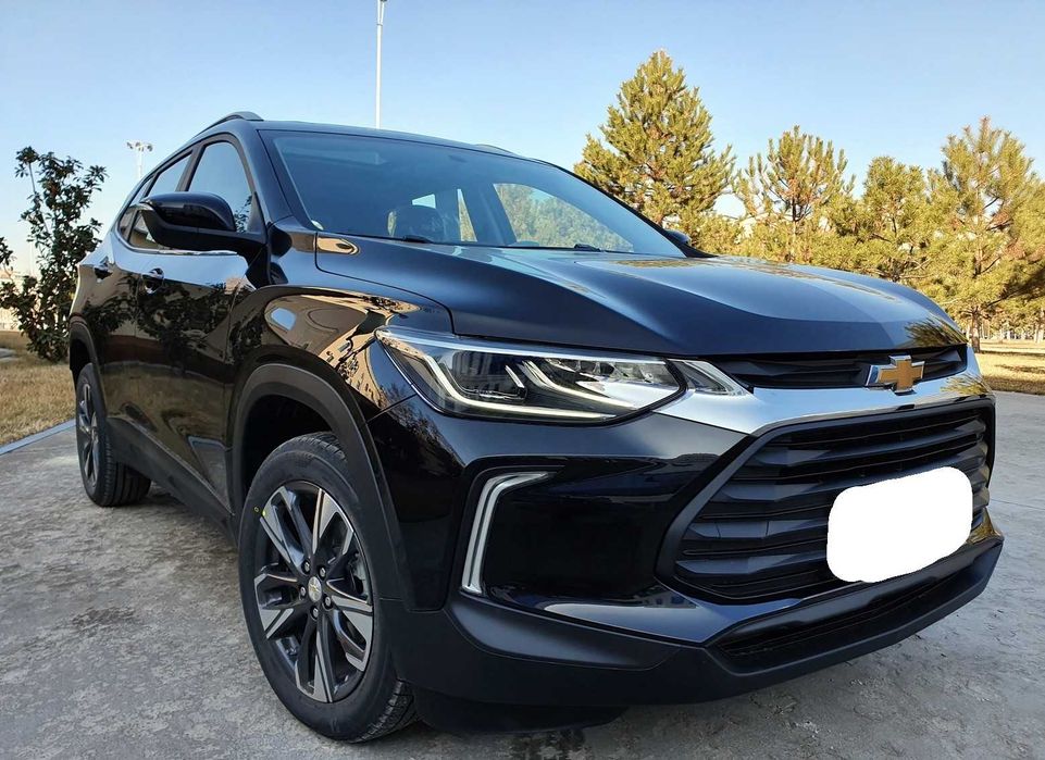 Chevrolet Tracker-2 Premier Plus (черный, 2025 год, пробег 4750)