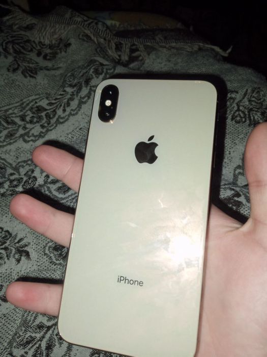 Продам IPhone Xs Max