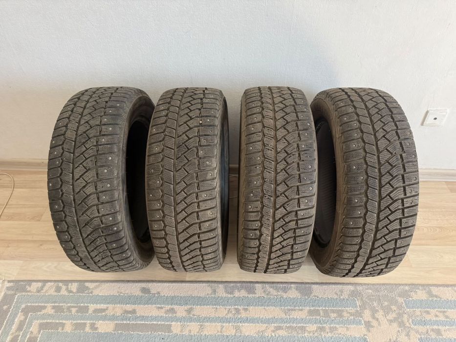 Авто шина 215/55/17