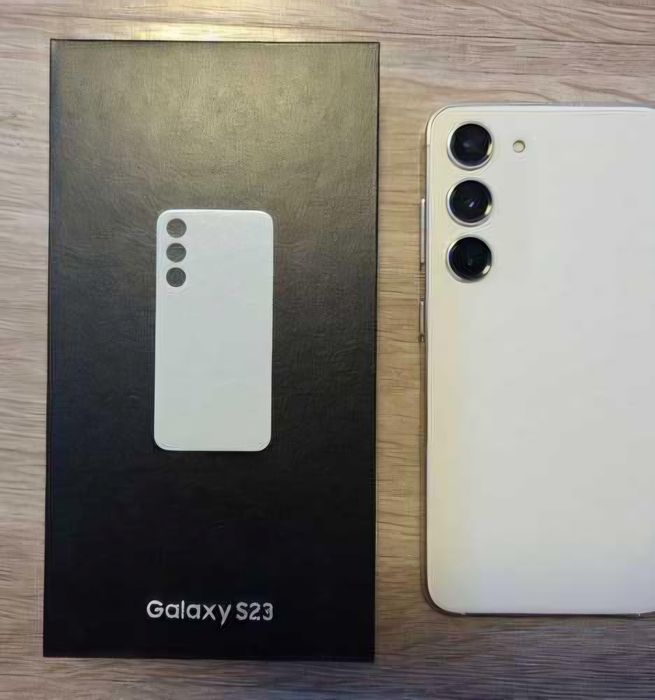 Samsung S23 в отличном состоянии!