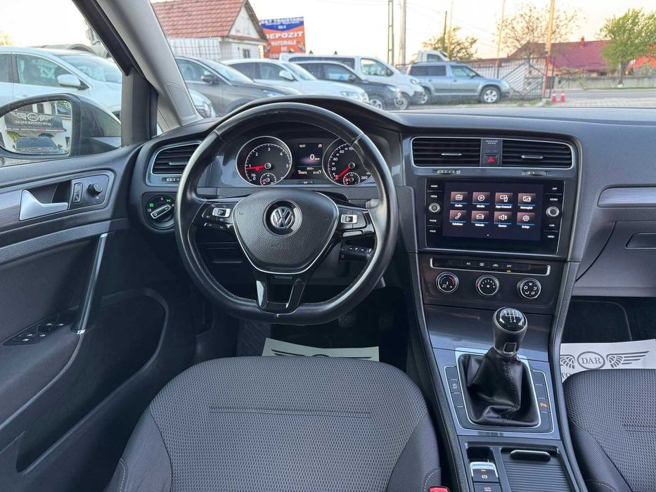 VOLKSWAGEN Golf 2019 — imagine 5