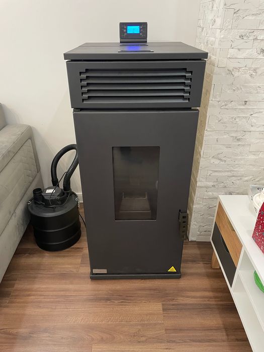 Продавам пелетна камина bisolid 16kw