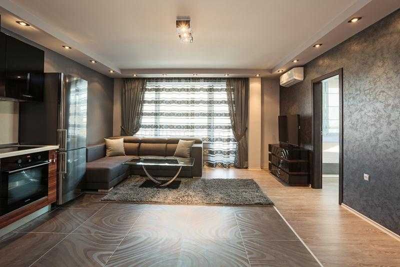 Дава се под наем Тристаен апартамент в Бургас, Център - 90 кв.м за 1020 € - Снимка #2
