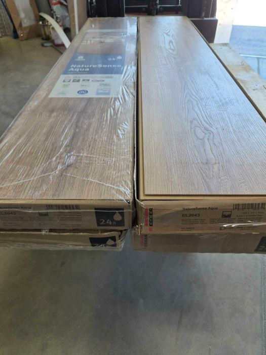 Ламиниран паркет EGGER светъл дъб АКВА EL2043 С ФАСКА - 10 квадрата