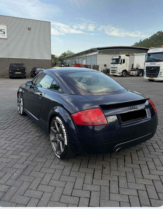 Audi tt 1,8 i. 180 CP manual 4 locuri adus recent inpecabil