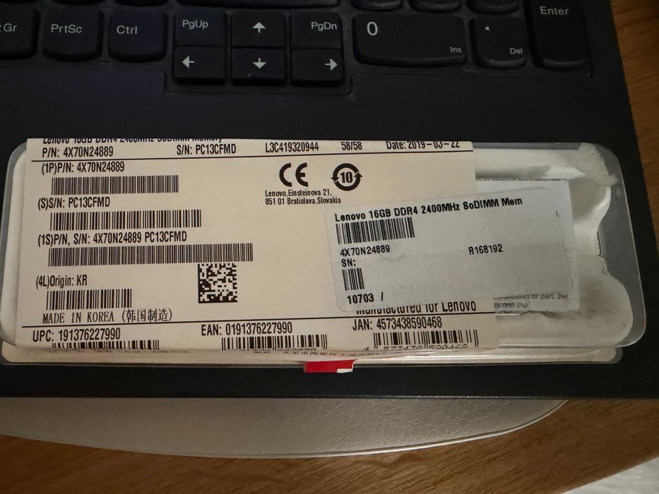 Vand memorie RAM laptop Lenovo DDR4, 16GB - 2400 Mhz