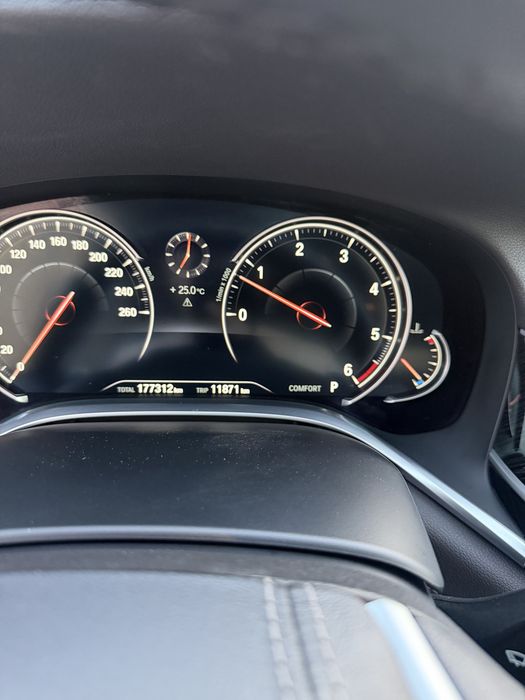 BMW 740D xDrive unic proprietar de 9 ani
