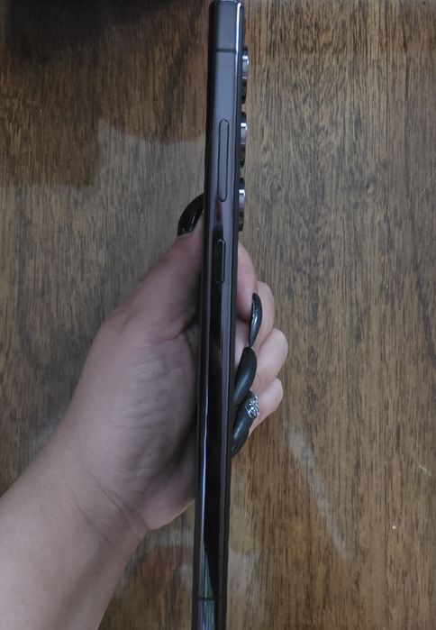 Samsung s 23 ultra в отлично състояние