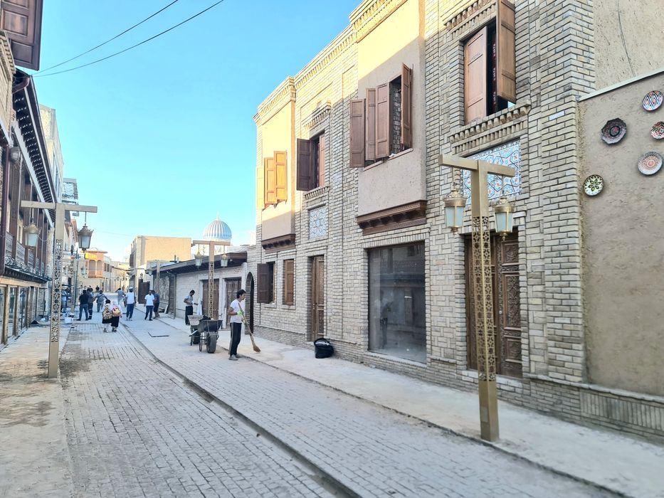 Центр Исламской Цивилизации мечеть Хастимом, Чорсу базар под бизнес