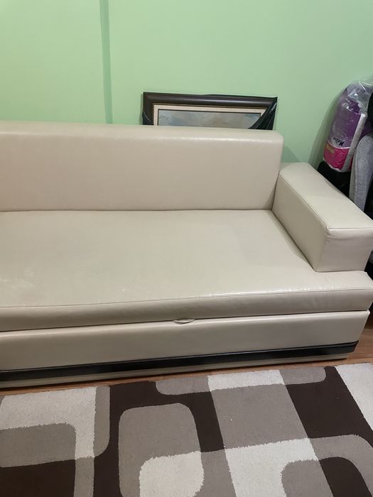 Канапе с механизъм за спане