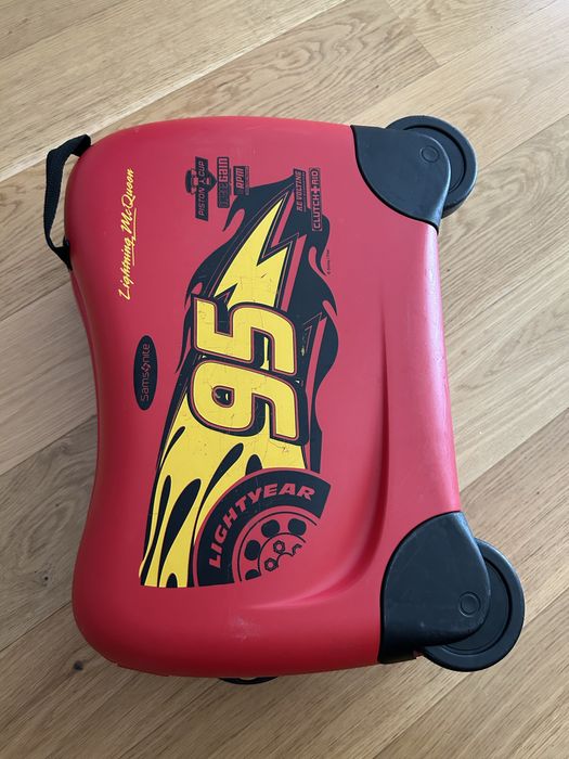 Samsonite Disney Cars Lightning McQueen ride-on