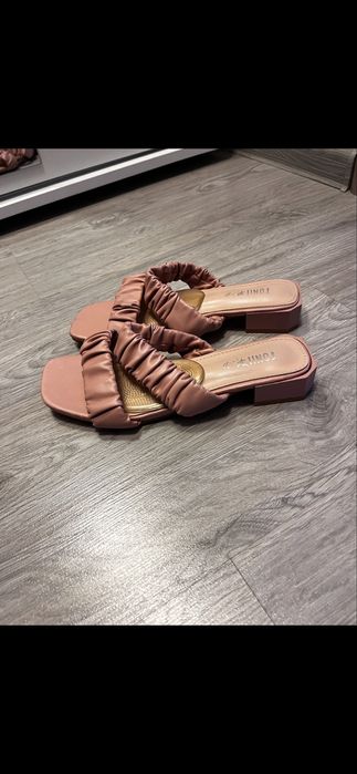 Papuci dama roz pudrat