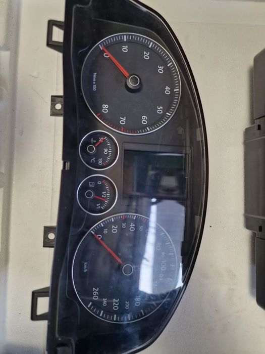 Ceasuri bord vw golf 5 motor 1,4benzina 1,6 benzina maxidot/minidot