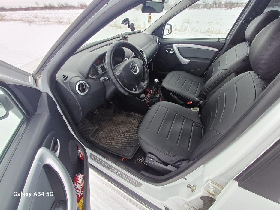 Продам ларгус крос 2017г