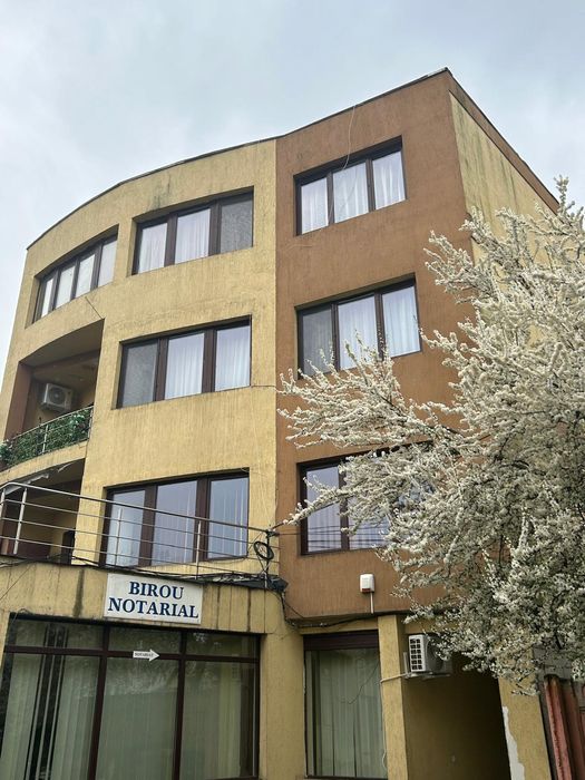Vând apartament ultra central cu 3 camere  etaj 2