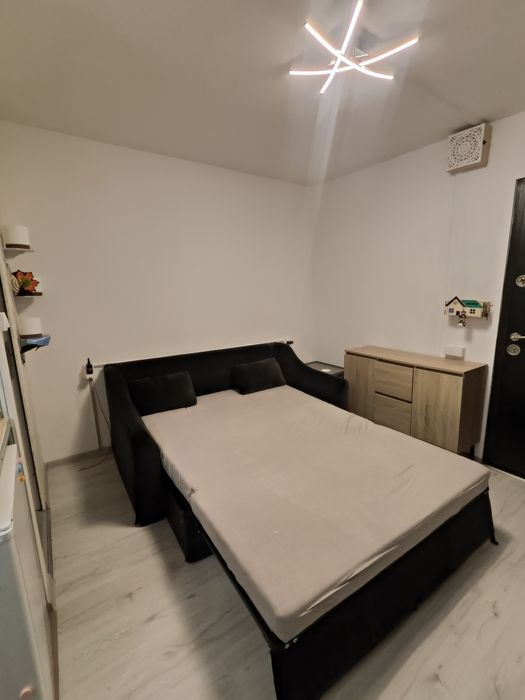 Garsoniera de vânzare zona Apărătorii Patriei