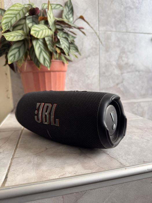 JBL- Charge 5 в отлично състояние
