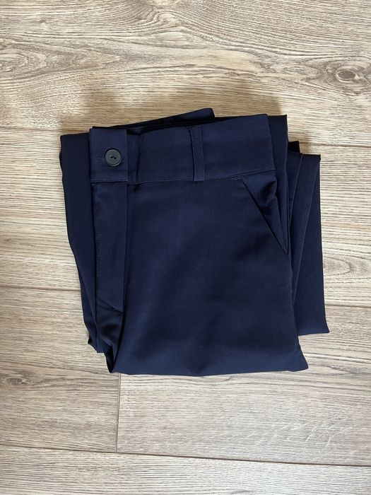 НЕДОРОГО, Продам школьную форму!