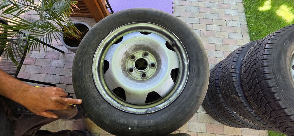 Vând jante cu cauciucuri C-uri de sprinter si transporter