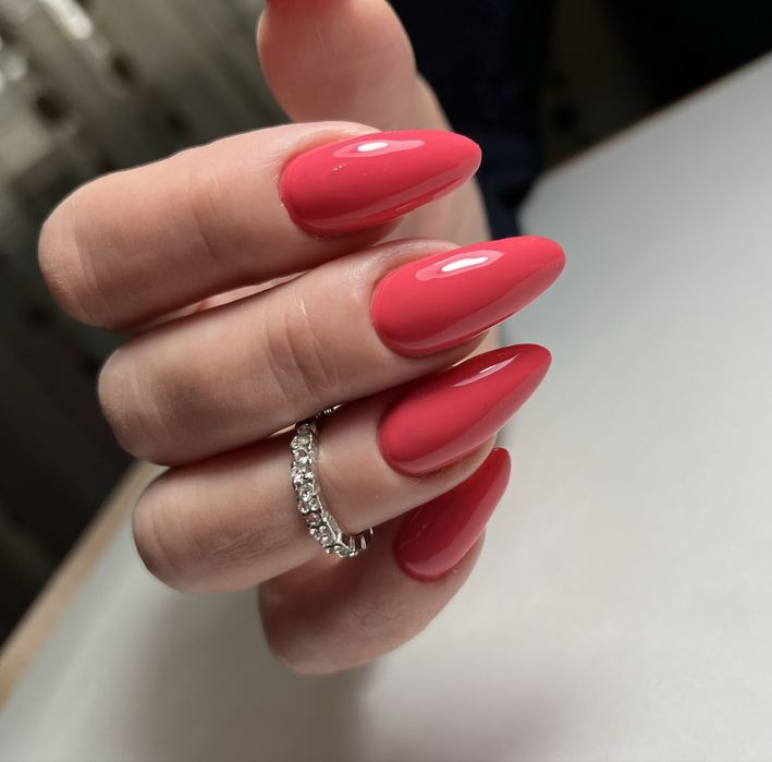 Маникюр и педикюр