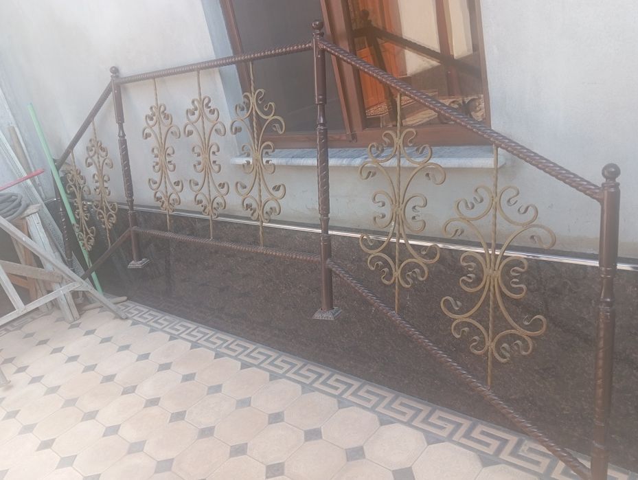 Продается решетка на лестницу