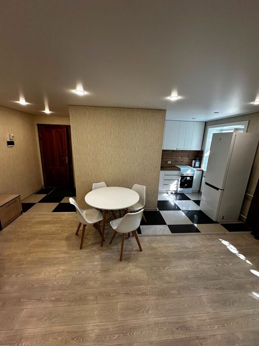 Продам 3 ком квартиру 2/5 в р-оне Бэста