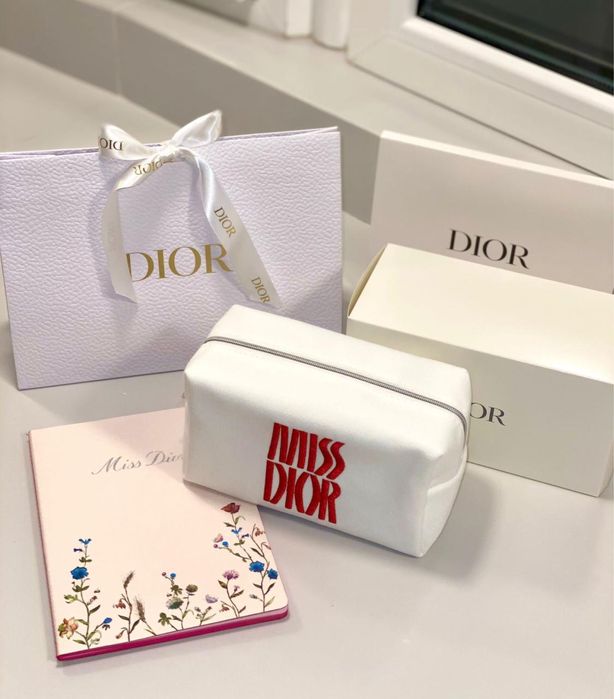 Набор Dior: косметичка+блокнот