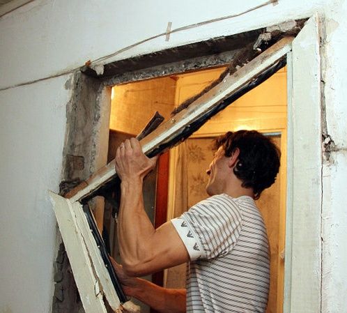 Демонтаж деревянные и AKFA рамы,двери,решетки,полы,мебели,балконы.Саша