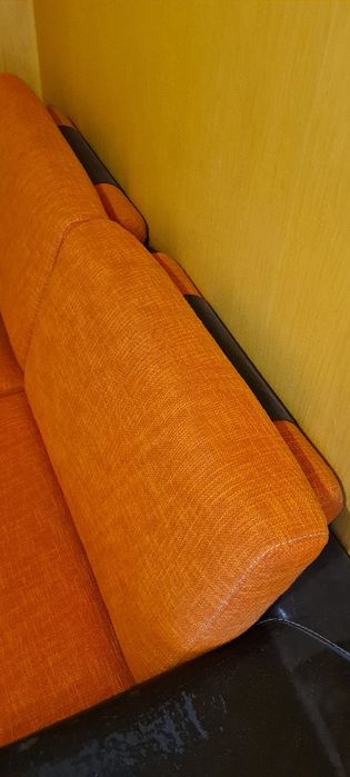 Диван с механизъм за спане и фотиол.