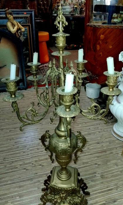 Старинен часовник с два свещника, много красива изработка!