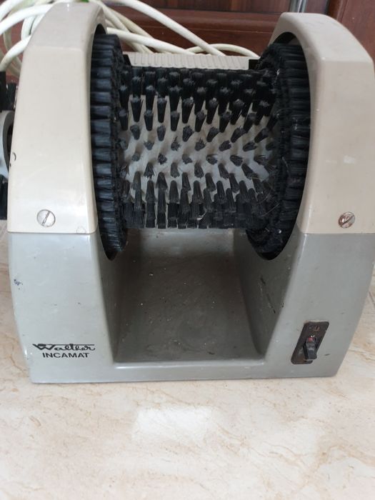 Машина за почистване на обувки