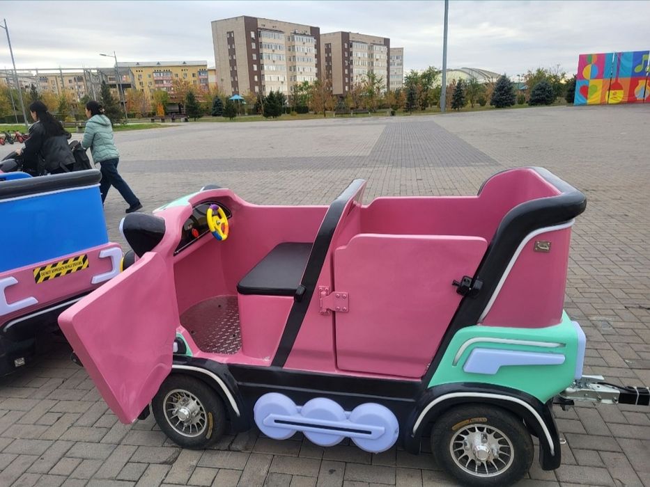 Детский атракцион поезд
