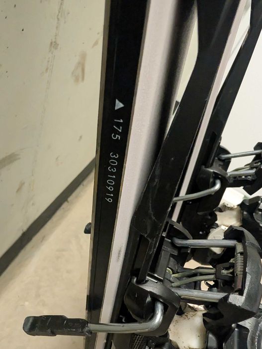 Ски и ски обувки комплект