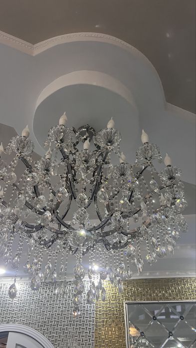 Хрустальные люстры в классическом стиле, большие, в хорошем состоянии