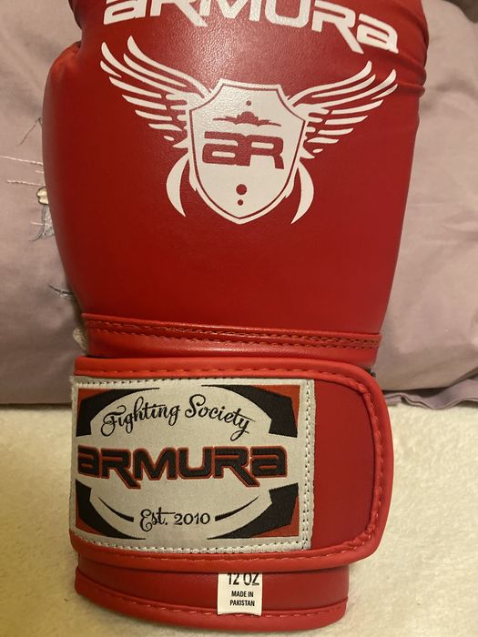 Manusi de box si fase de vanzare